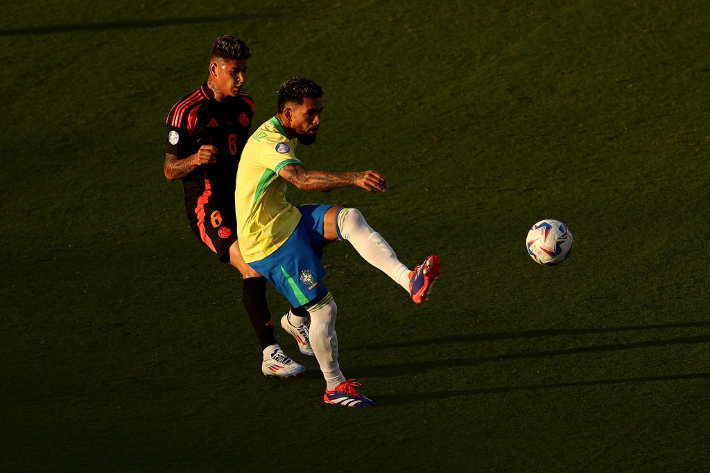 Lucas Paquetá con Jorge Carrascal. (Photo by Ezra Shaw/Getty Images)