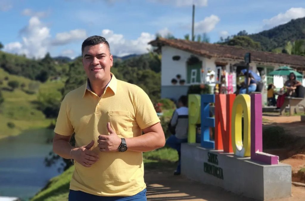 Eduardo Luis, narrador de fútbol. Instagram Eduardo Luis.